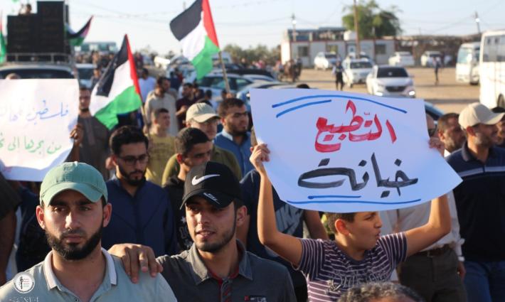 حماس: تلميع الإعلام الإسرائيلي لشخصيات عربية تسويق لوهم التطبيع