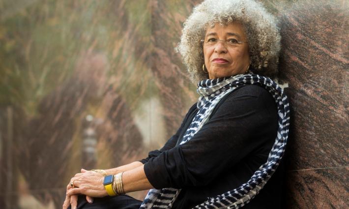 منح جائزة حقوقية لناشطة أميركية داعمة لحركة المقاطعة والقضية الفلسطينية