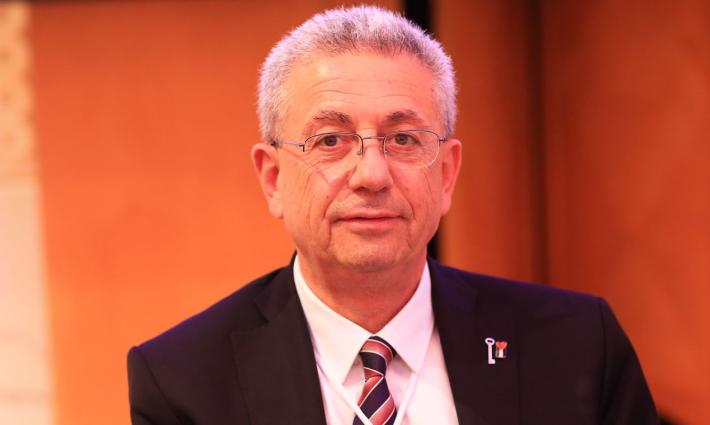 مصطفى البرغرثي: يطالب بدعم حركة المقاطعة في مؤتمر الاشتراكية الدولية