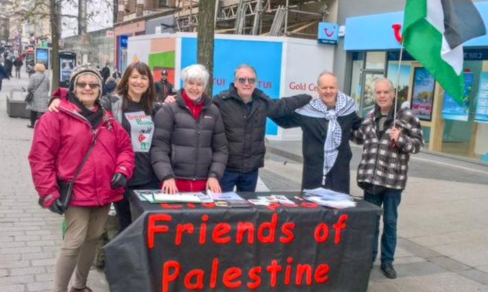 حملة أصدقاء فلسطين في ليفربول تنظم وقفة احتجاجية ضد بنك HSBC