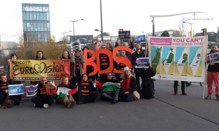 100 فنان فرنسي يدينون عقد "يوروفيجن" في تل أبيب