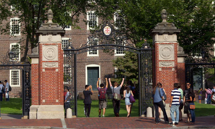 أنقرة.. حركة المقاطعة تشيد بمقاطعة جامعة براون الأميركية للشركات العاملة بالمستوطنات