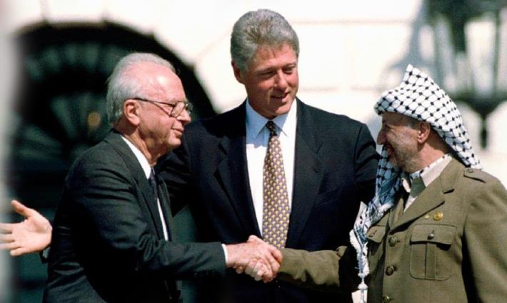 صحيفة: توقيع اتفاق التطبيع الإماراتي مع الاحتلال سيكون في ذكرى أوسلو