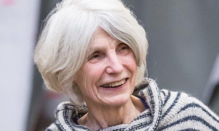 ألمانية تسحب جائزة من كاتبة بريطانية بسبب دعم فلسطين