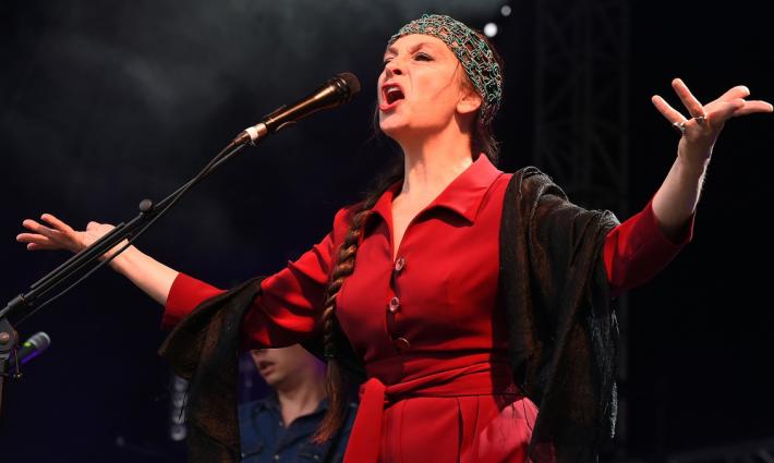 الحملة الفلسطينية تدعو الفنانة كاثرين رينجر لإلغاء حفلها في تل أبيب