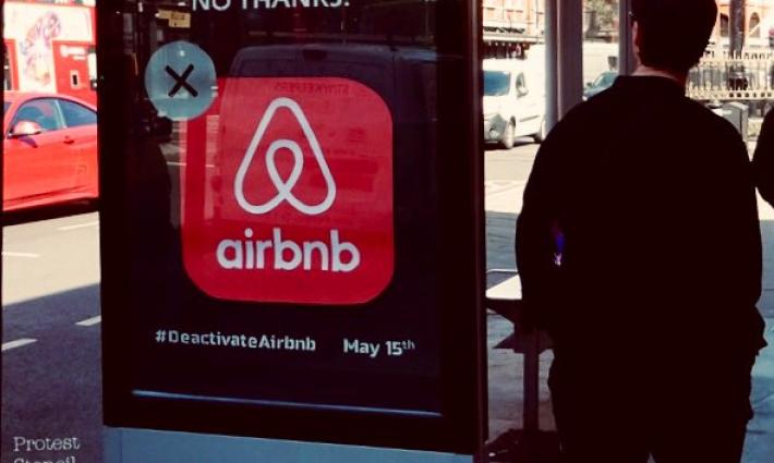وقفة احتجاجية ضد Airbnb في دبلن