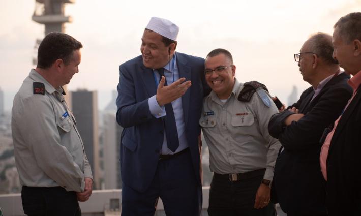 ناشطون يدينون زيارة الشيخ شلغومي للاحتلال الإسرائيلي