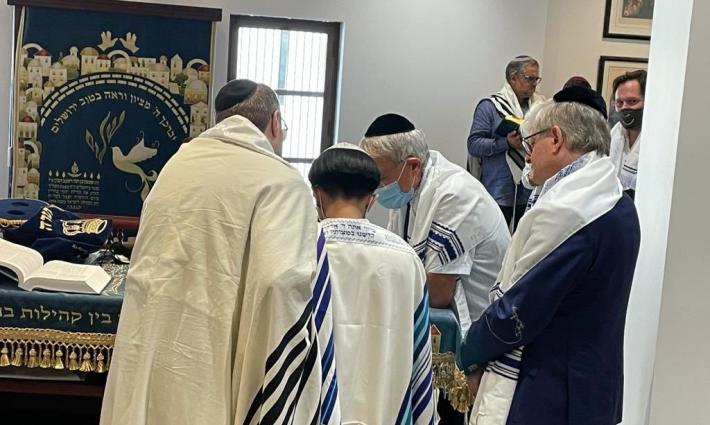 نشرة أخبار “مقاطعة”