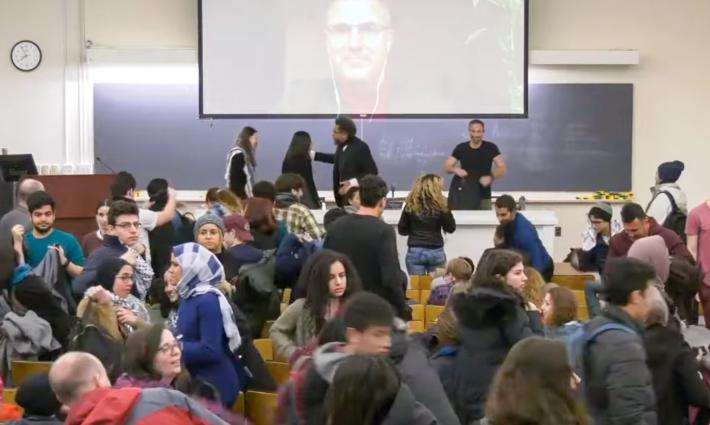 طلاب من "هارفارد" يدعون الجامعة للتخلي عن علاقاتها مع الاحتلال الإسرائيلي