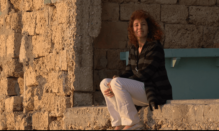 مخرجة أميركية فلسطينية: "إسرائيل" دولة استعمارية تمارس الفصل العنصري