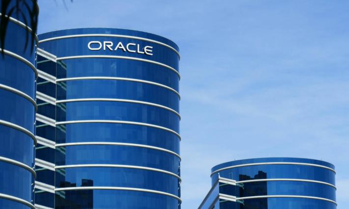 تحذيرات لجهات بريطانية من التعامل مع شركة أوراكل الداعمة للاحتلال ??