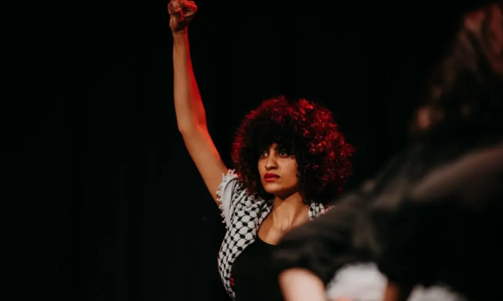 جامعة "شيفيلد هالام" ترفض الاعتذار للأكاديمية الفلسطينية شهد أبو سلامة