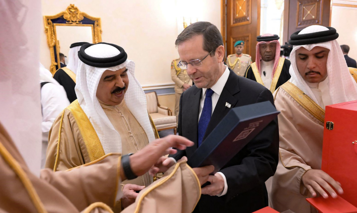 تطبيع بحريني متسارع مع الاحتلال خلال 2022 ?