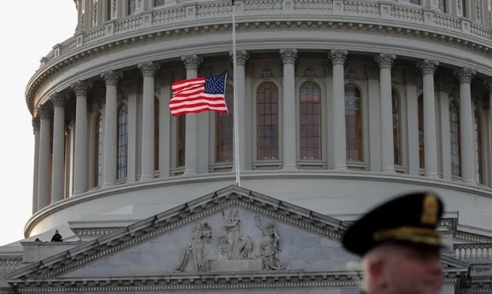 الغارديان: زعيم الديمقراطيين المقبل في الكونغرس سيحظى بدعم "إيباك"