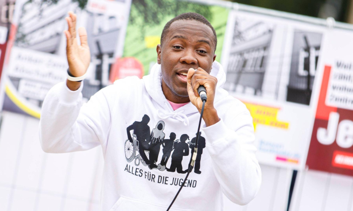 فصل مقدم برامج أطفال ألماني بسبب مشاركة باحتجاج سلمي ضد الاحتلال