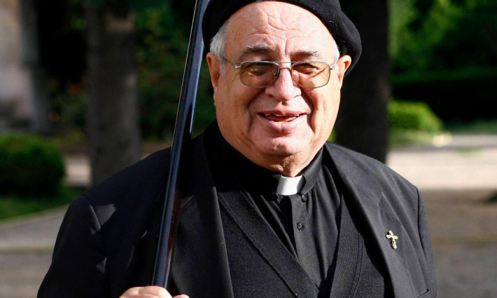 إدانات عالمية لإغلاق "فيسبوك" حساب الأب مانويل مسلّم ?