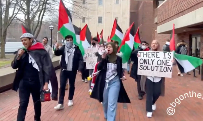 التحريض يتجدد.. منظمة صهيونية تطالب جامعة "ميشيغان" بإدانة طلابها ?