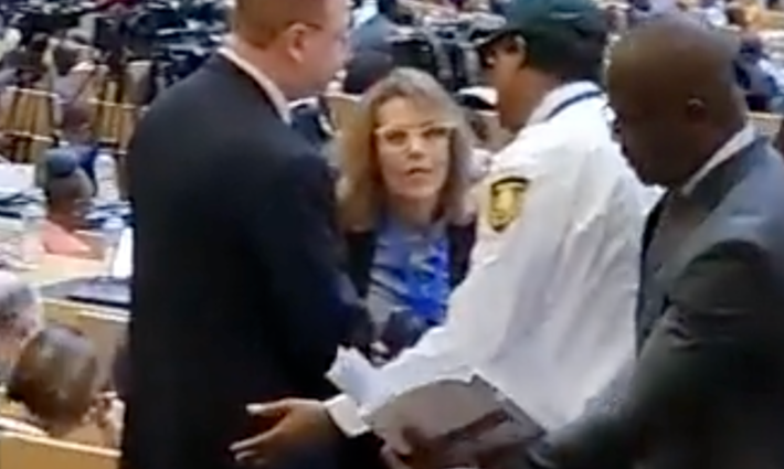 صفعة قاسية للاحتلال.. طرد الوفد الإسرائيلي من قمة الاتحاد الإفريقي ??