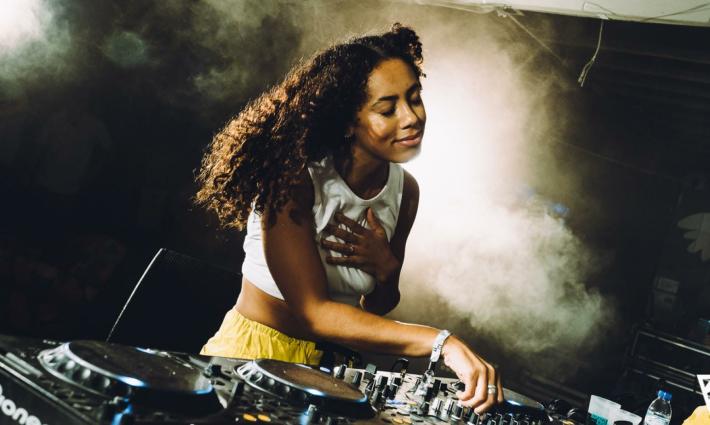 مطالبات للفنانة الكندية جايدا جي بالانسحاب من مهرجان في "تل أبيب"