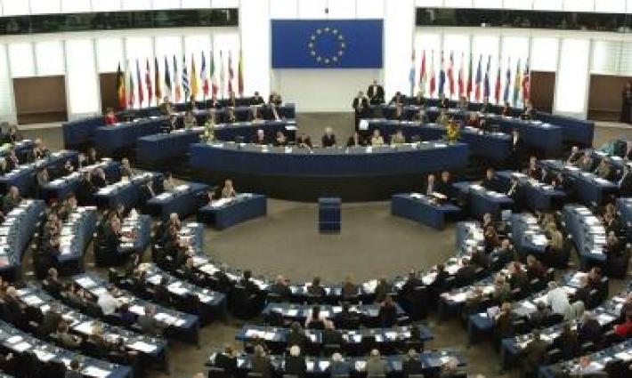 الاتحاد الأوروبي يعرب عن قلقه من استيلاء المستوطنين على الممتلكات المسيحية في القدس