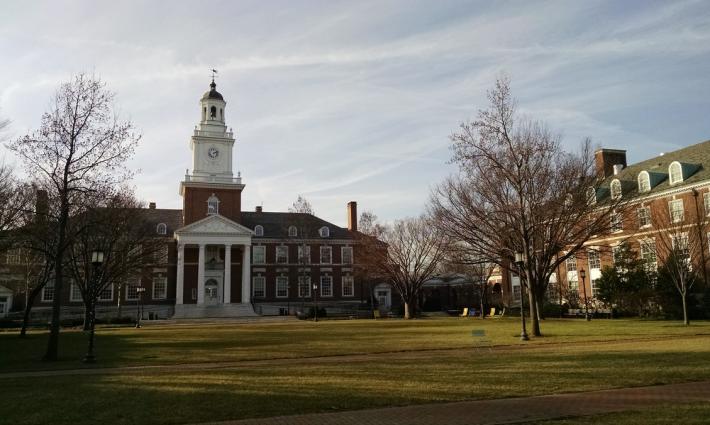 جامعة "جونز هوبكنز" الأميركية تعاقب الطلاب المتضامنين مع فلسطين