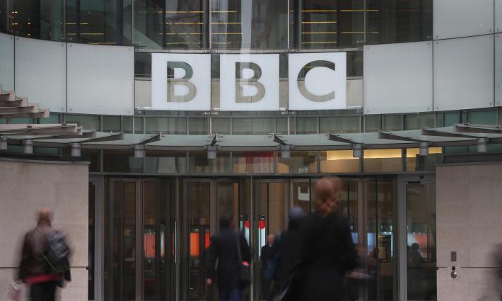حملة أيرلندية تستنكر تغاضي BBC عن جرائم الاحتلال الإسرائيلي