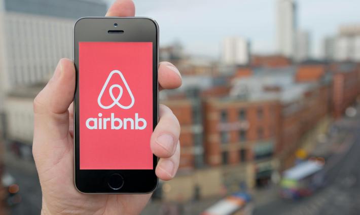 حركة المقاطعة تجدد دعوتها للعمل ضد شركة Airbnb
