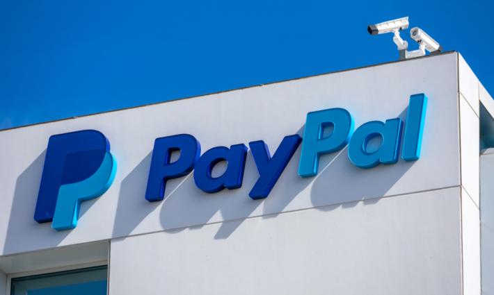 شركة Paypal تغلق حساب رابطة "فلسطين ستنتصر" بعد ضغط صهيوني