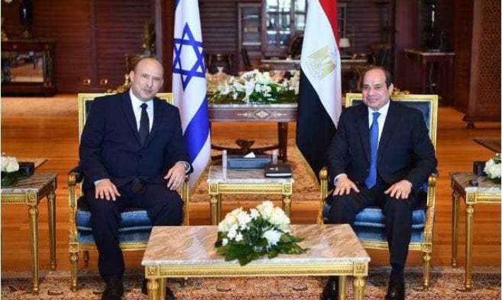 لأول مرة منذ 10 سنوات.. رئيس وزراء إسرائيلي في مصر علانية