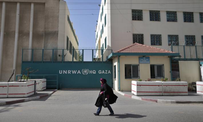 الاحتلال يطلب فصل موظفي أونروا بحجة "الإرهاب"