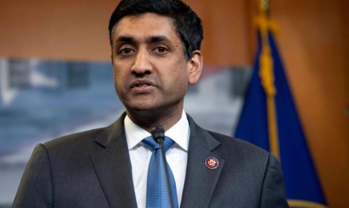 نشطاء يحتجون أمام مكتب النائب رو خانا بسبب تجاهله للقضية الفلسطينية