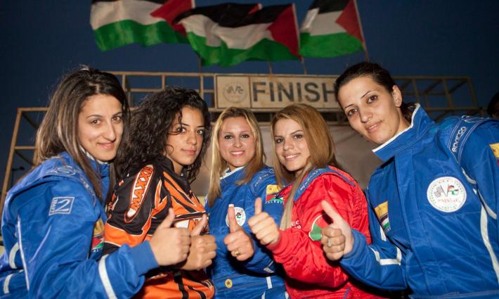 الحملة الفلسطينية تدعو فريق "Speed Sisters" لمقاطعة شركة بوما