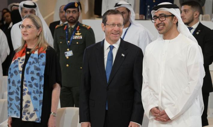 رئيس الاحتلال يصل الإمارات بعد زيارته للبحرين