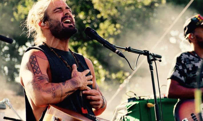 أستراليا.. حركة المقاطعة تدعو فنان أسترالي لمقاطعة الاحتلال الإسرائيلي