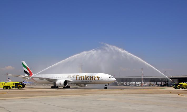 شركة "طيران الإمارات" تعلن هبوط أولى رحلاتها رسميًا في تل أبيب