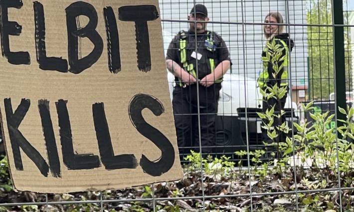 الشرطة البريطانية  تقمع فعاليات حصار مصنع "إلبيت"