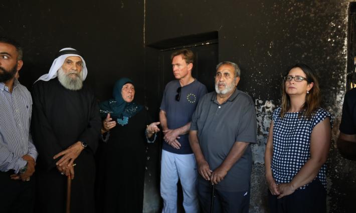 وسط مطالبات بالمحاسبة.. وفد من الاتحاد الأوروبي يزور بلدة ترمسعيا👍