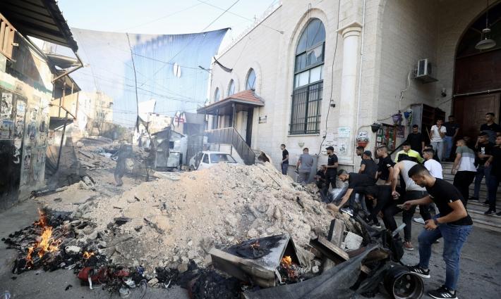 قوات الاحتلال تجتاح مخيم جنين.. و‌50 نائب بريطاني يهددون بالتمرد على قانون مكافحة المقاطعة