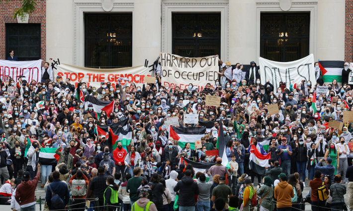 صورة مظاهرة مؤيدة لفلسطين في أمريكا