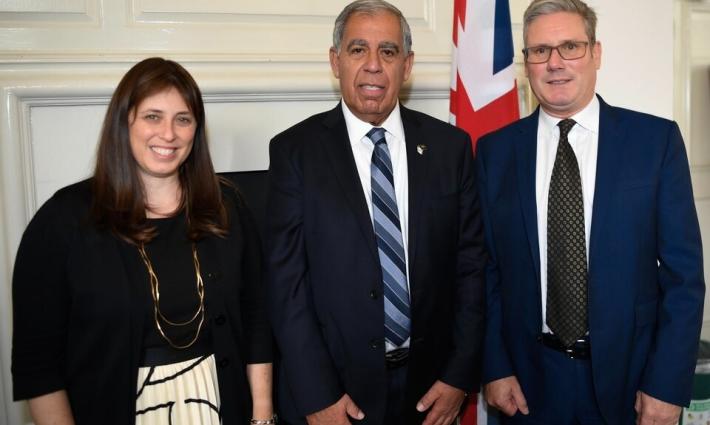 صورة سفيرة الاحتلال في المملكة المتحدة