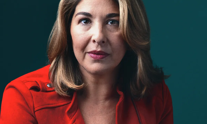 صورة الكندية اليهودية نعومي كلاين