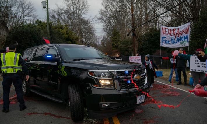 صورة مهاجمة موكب وزير الخارجية الأمريكي بلينكن