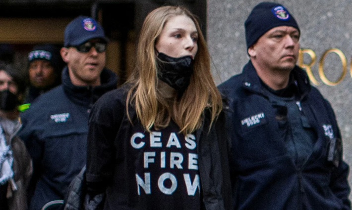 صورة النجمة هانتر شيفر