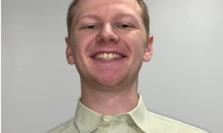 آرون بوشنيل - جندي في سلاح الجو الأمريكي