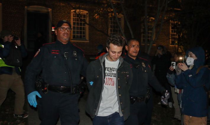 صورة من اعتقال طلاب جامعة براون