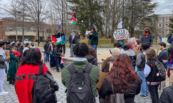 صورة من احتجاجات الطلاب المؤيدين لفلسطين في جامعة نيويورك