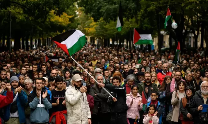 مظاهرة حاشدة داعمة لفلسطين