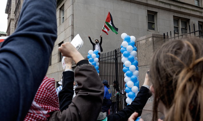 طلاب جامعات أمريكا يلتحقون بركب الثورة لأجل الحرية