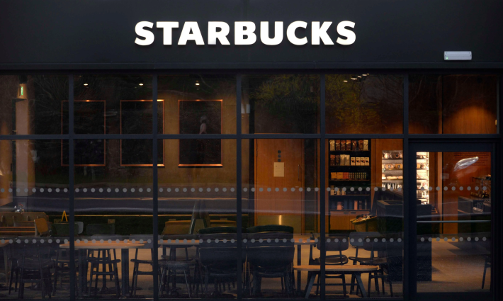 أحد فروع ستاربكس