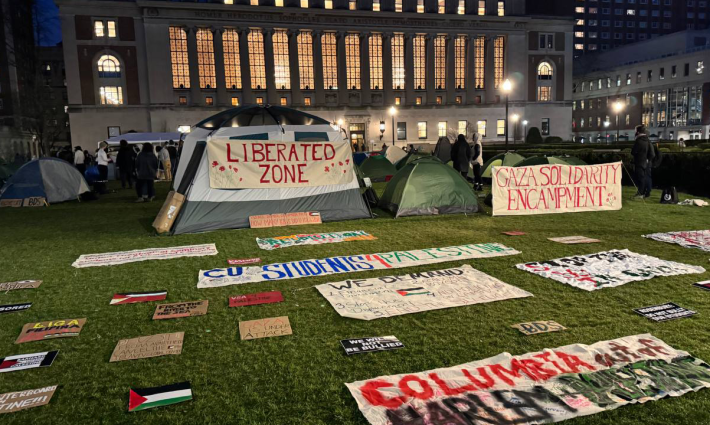 طلاب كولومبيا الأبطال يعلنون الحرم الجامعي أرضًا محررة